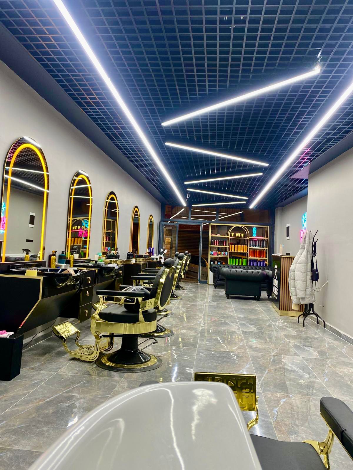 Royal Class Vıp Erkek Kuaförü, Yeşilyurt İzmir Vıp Berber