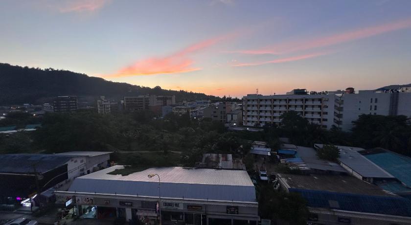Фото Sereneburi Patong Residence