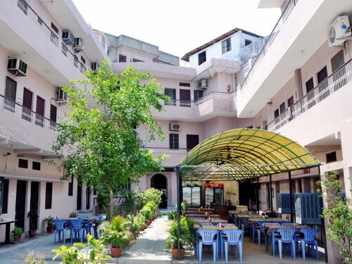 Внешний вид отеля Hotel Alka в Варанаси, фото 1