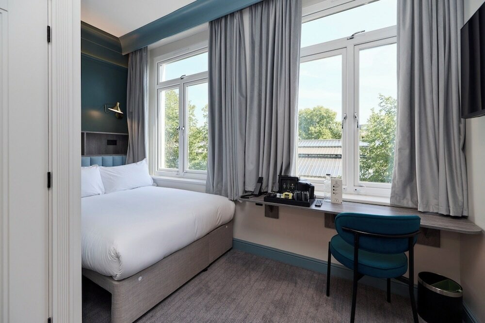 Фото Mayflower Hotel