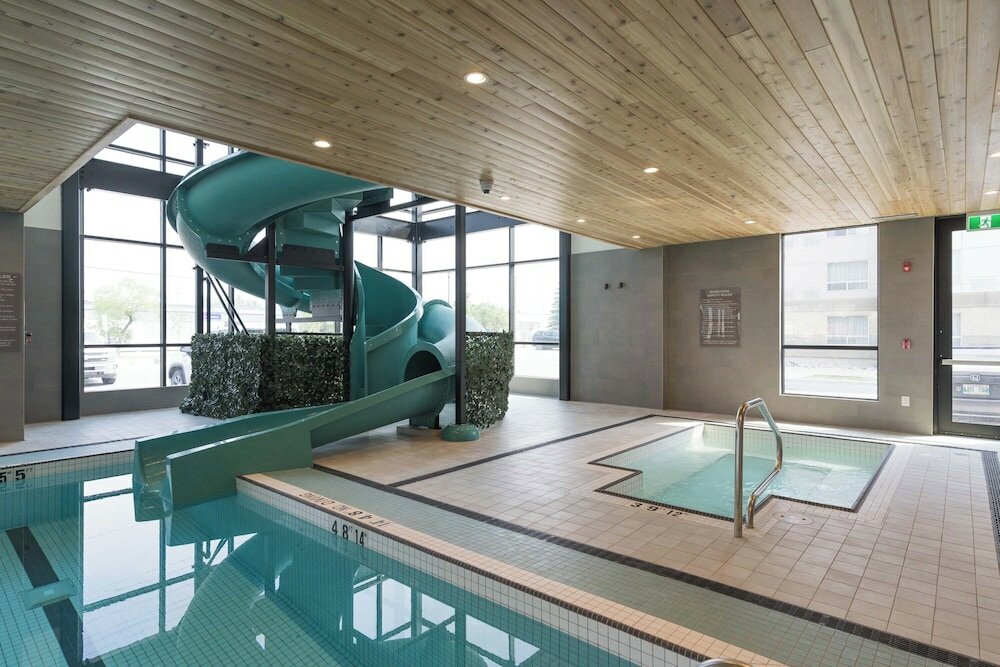 Фото Sandman Hotel & Suites Winnipeg Airport
