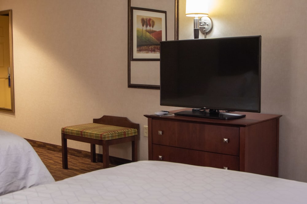 Фото Holiday Inn Express Yreka-Shasta Area, an Ihg Hotel