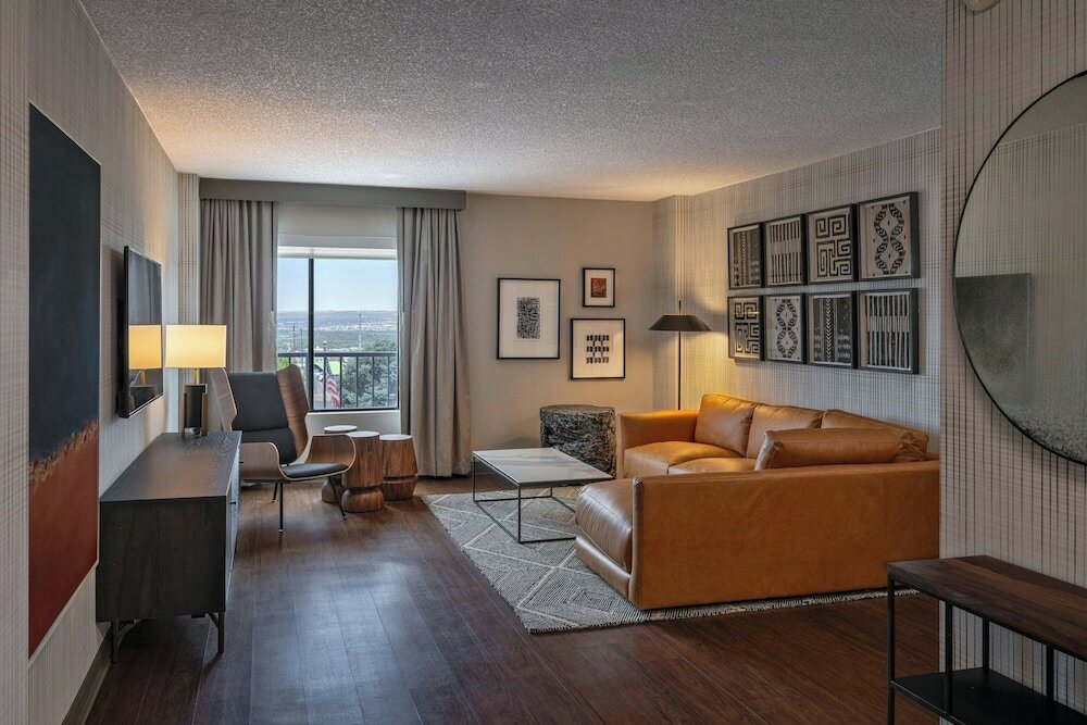 Фото Sheraton Albuquerque Airport Hotel