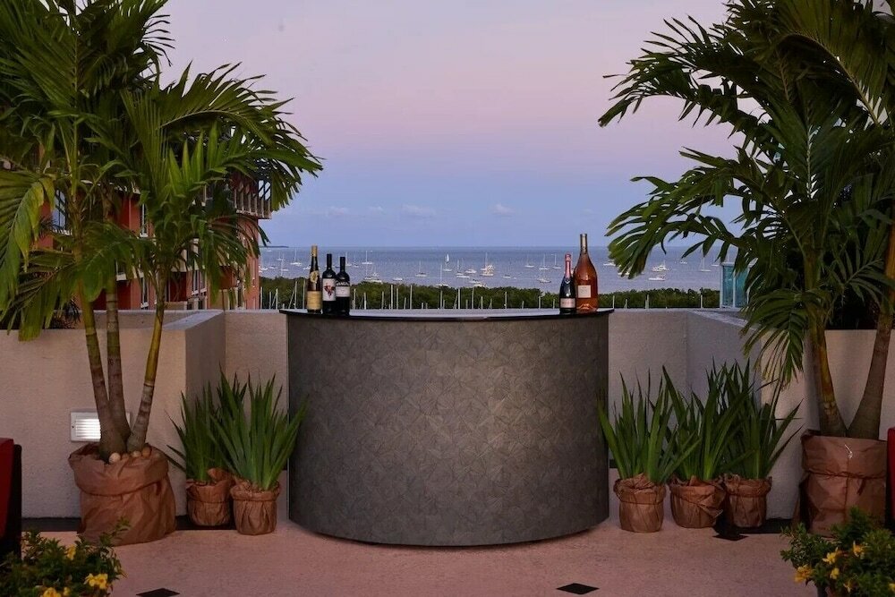 Фото Miami Vacation Rentals - Coconut Grove