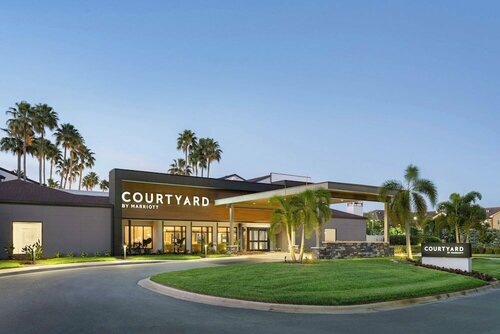 Внешний вид отеля Courtyard St. Petersburg Clearwater в Клеруотере, фото 1