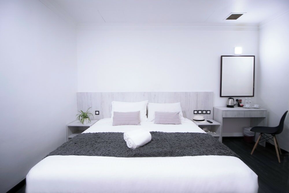 Фото Harbour Ville Hotel Hamilton - Lavender