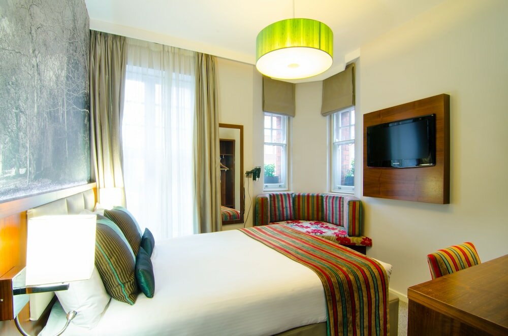 Фото Seraphine Kensington Olympia Hotel