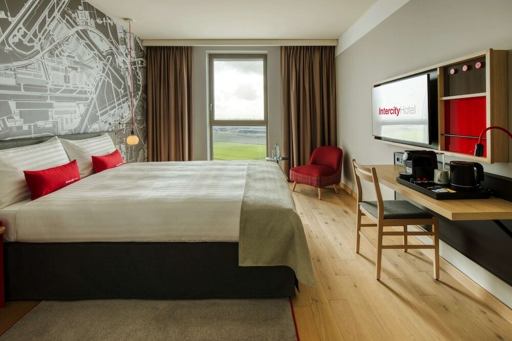 Фото IntercityHotel Amsterdam Schiphol Airport