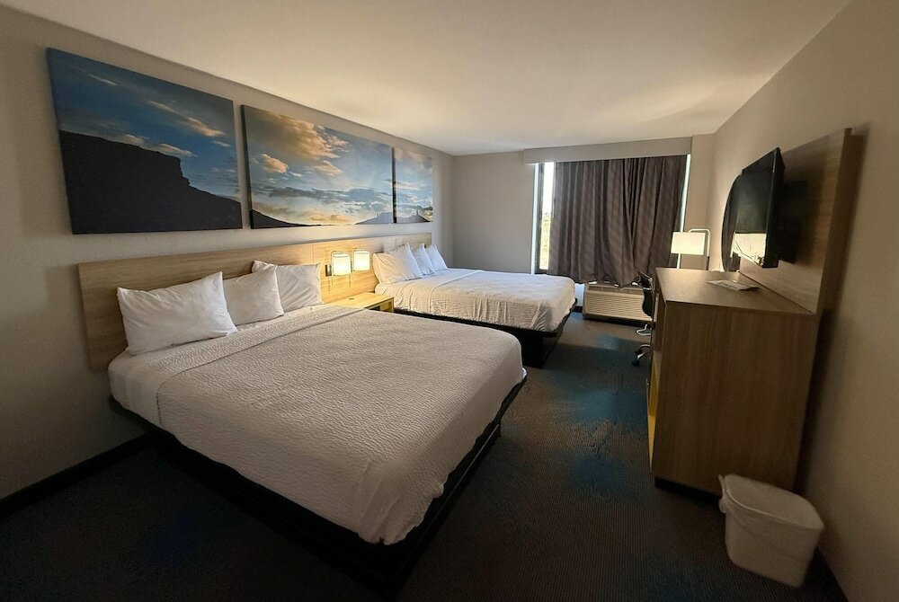 Фото Days Inn by Wyndham Amarillo East