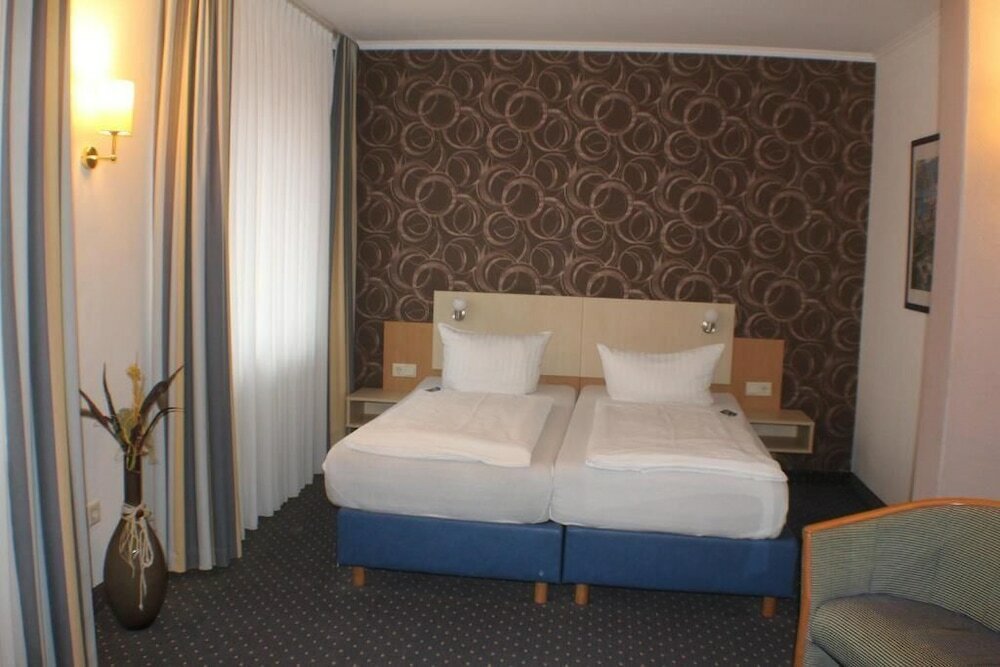 Фото Hotel Am Stadtpark