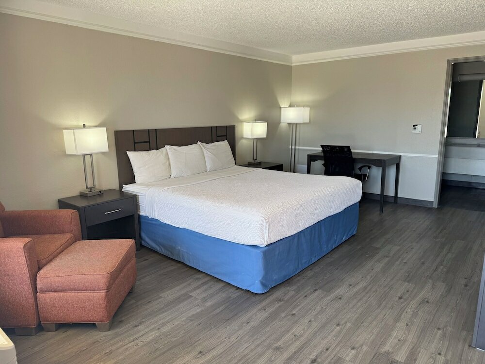 Фото Days Inn by Wyndham Georgetown