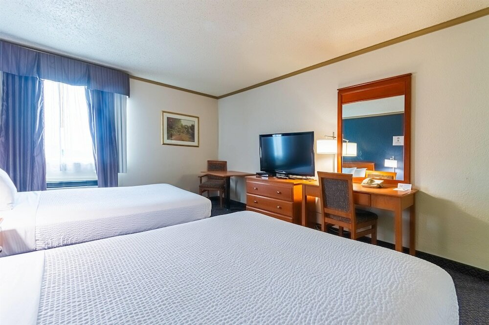 Фото Days Inn by Wyndham Drayton Valley