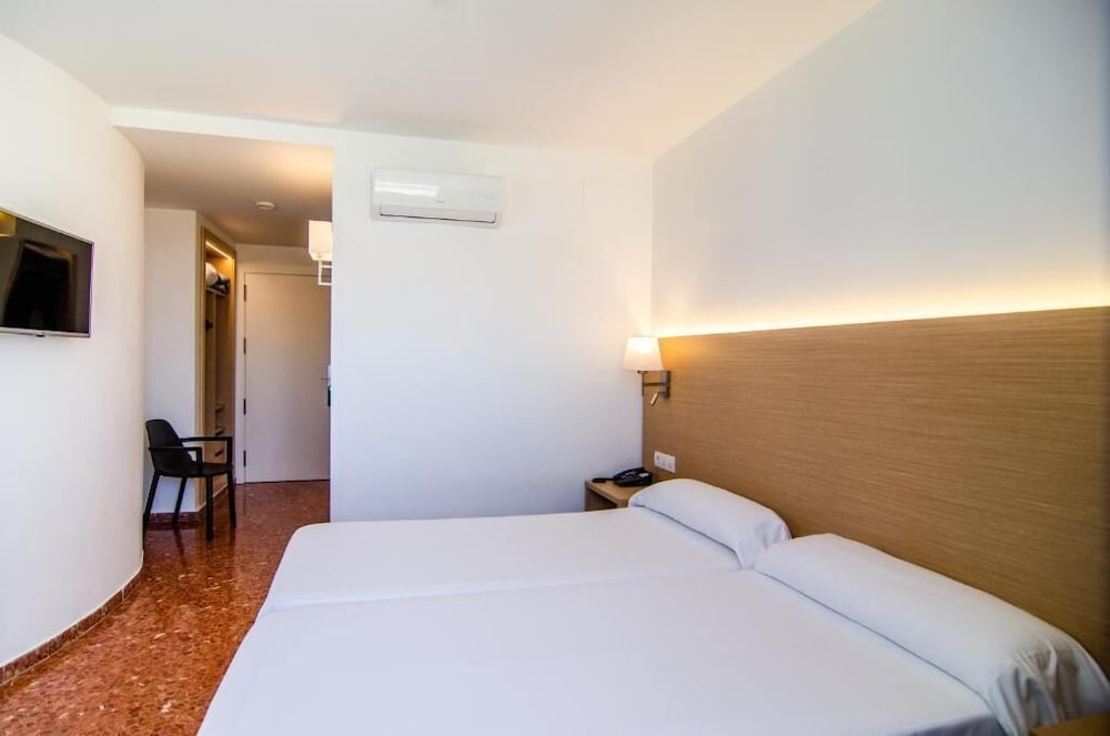 Фото Port Europa Hotel