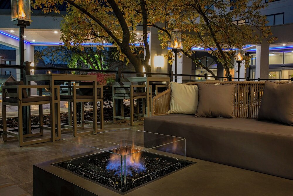 Фото Sheraton Suites Columbus