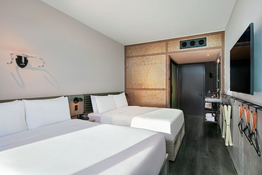 Фото Moxy Downtown Los Angeles