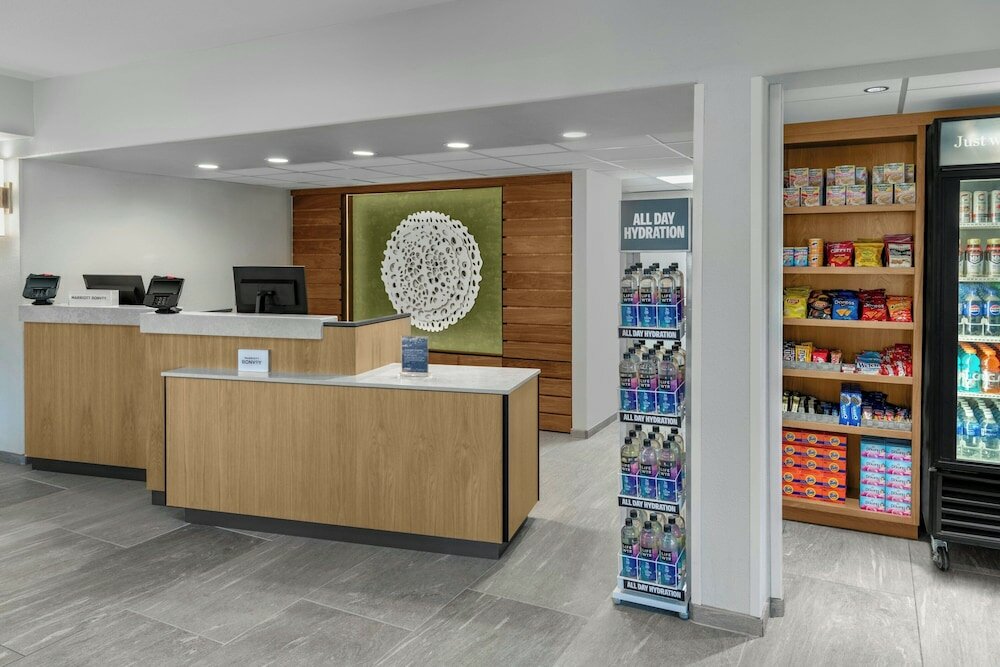 Фото Fairfield Inn & Suites by Marriott San Francisco San Carlos