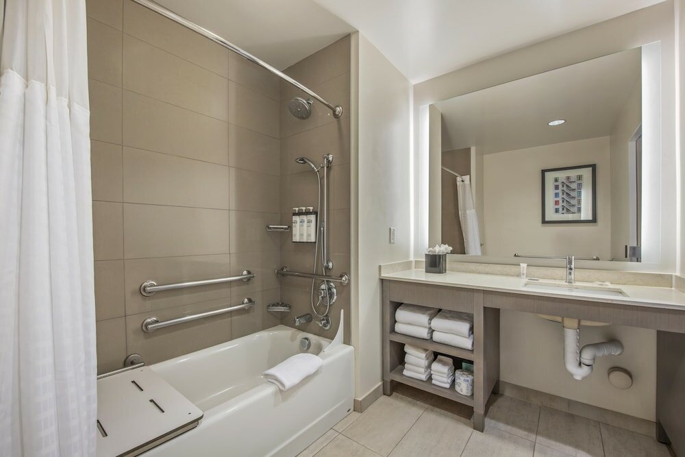 Фото Hyatt House Irvine/John Wayne Airport