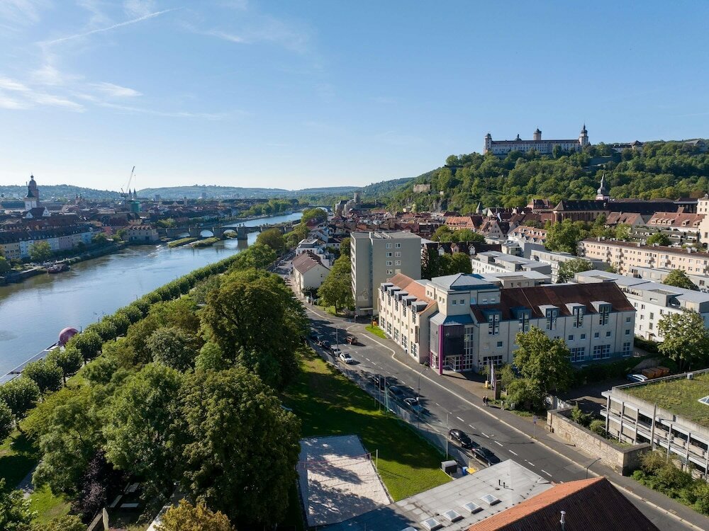 Фото Mercure Hotel Wuerzburg Am Mainufer