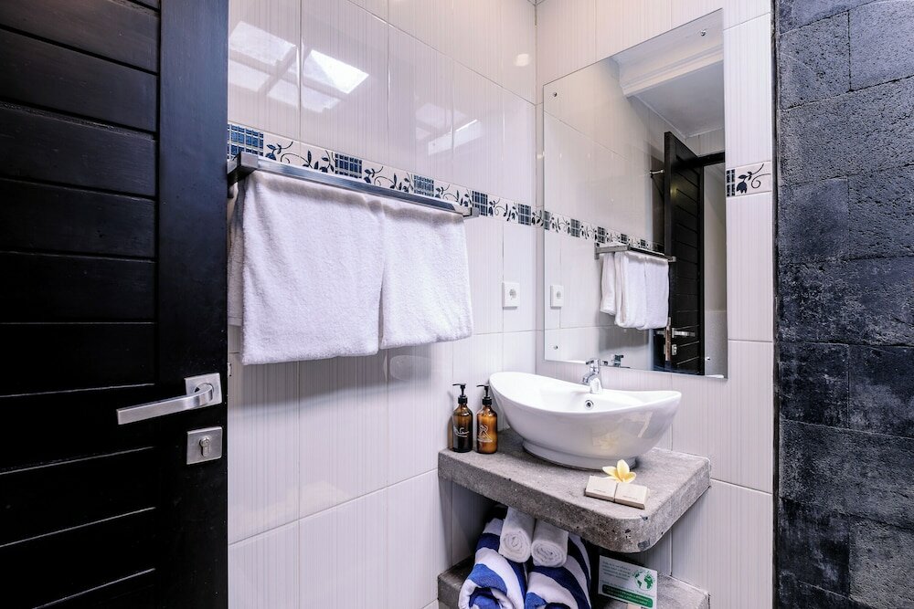 Фото Chandi Hotel