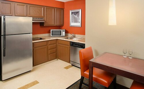 Гостиница Towneplace Suites by Marriott Detroit Livonia в Кантоне