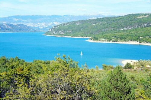 Гостиница Hôtel Restaurant Les Cavalets в Форкалькье