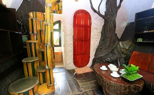 Гостиница Crazy House в Далате