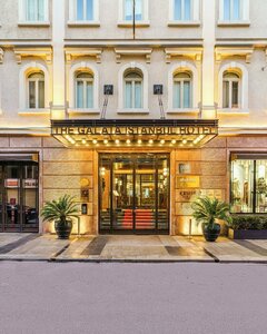 Гостиница ‪The Galata Istanbul Hotel MGallery‬