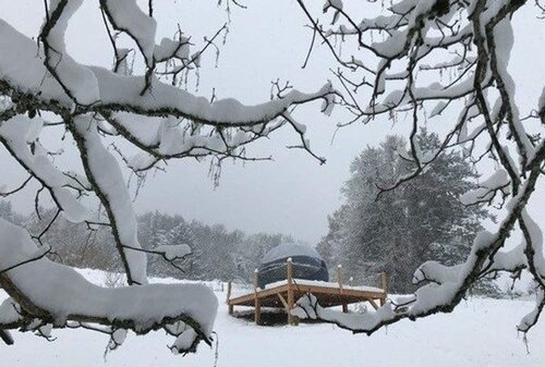 Гостиница Monchateau étoilé Hébergement insolite в Ла-Туре-дю-Пене