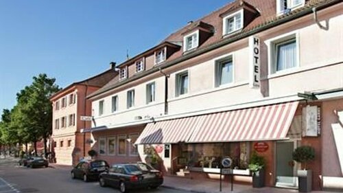 Гостиница Hotel Garni - Zum Goldenen Mann в Агно-Висамбуре