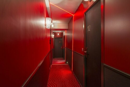 Гостиница Le Bon Hotel в Нейи-сюре-Сене