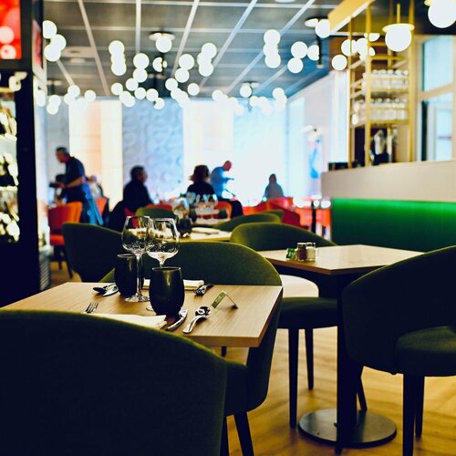 Гостиница Logis Hôtel le Fontarabie в Фонтене-ле-Конте