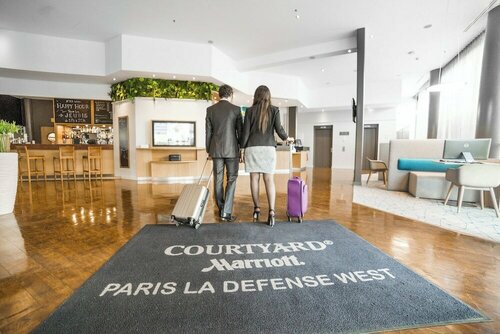 Гостиница Courtyard by Marriott Paris La Defense West - Colombes в Уйе
