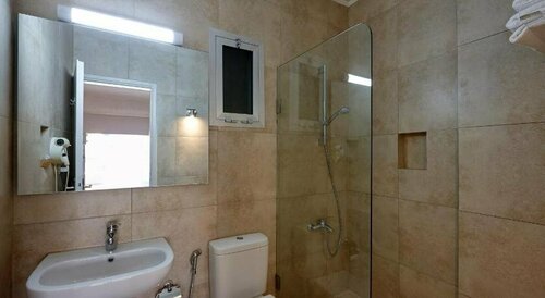 Гостиница Zoukotel в Джунии