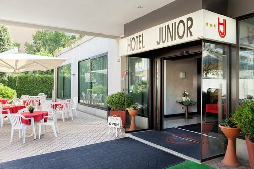 Гостиница Hotel Junior в Римини