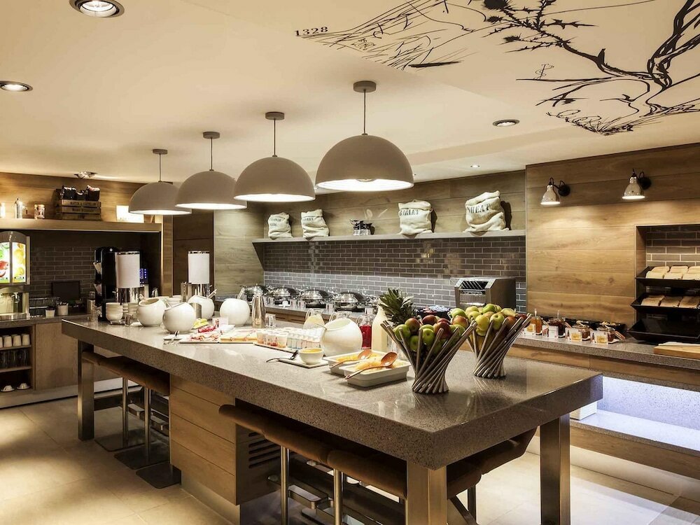 Фото ibis Edinburgh Centre South Bridge  Royal Mile