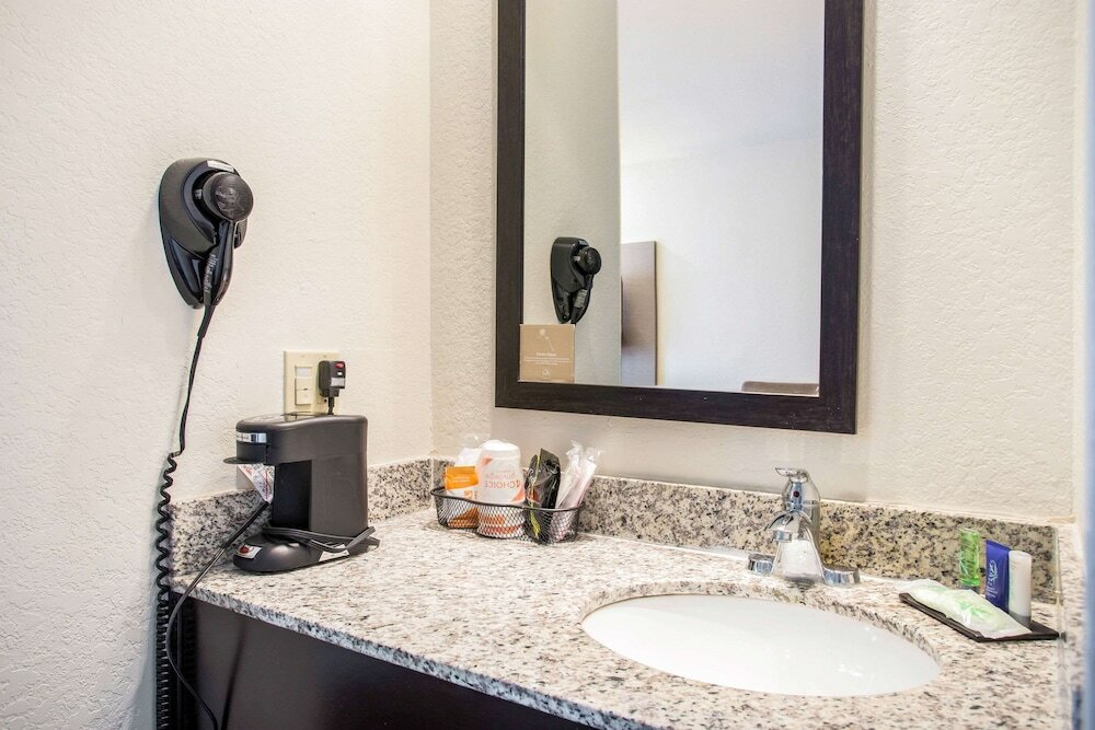 Фото Sleep Inn Kansas City International Airport