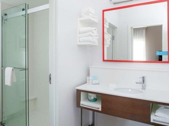 Фото Hampton Inn & Suites Overland Park South
