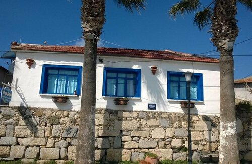 Хостел Mavi Beyaz Pansiyon в Сеферихисаре