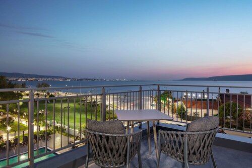Гостиница DoubleTree by Hilton Canakkale в Чанаккале