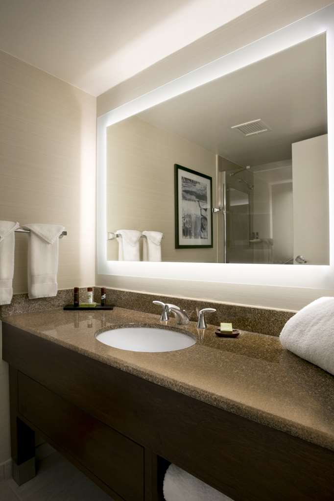 Фото Embassy Suites by Hilton Cleveland Beachwood