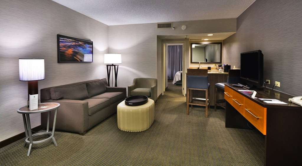 Фото Embassy Suites by Hilton Denver Central Park