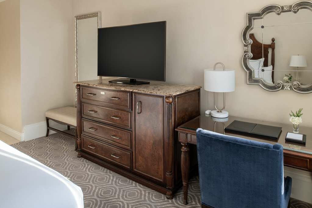 Фото The Roosevelt New Orleans, A Waldorf Astoria Hotel