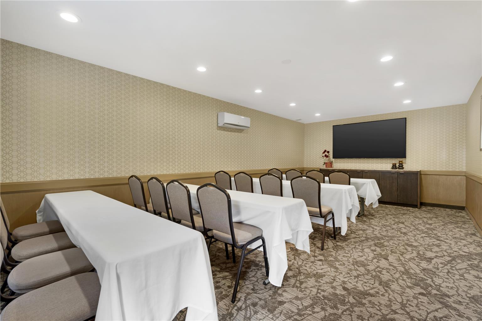 Фото Best Western Plus Carriage Inn