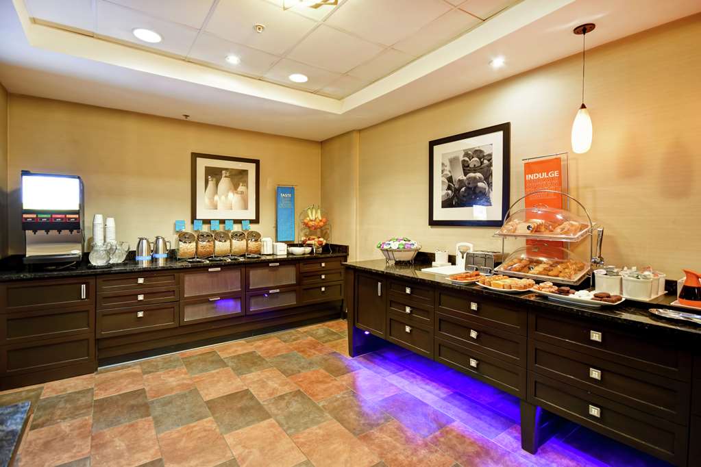 Фото Hampton Inn & Suites Detroit-Canton
