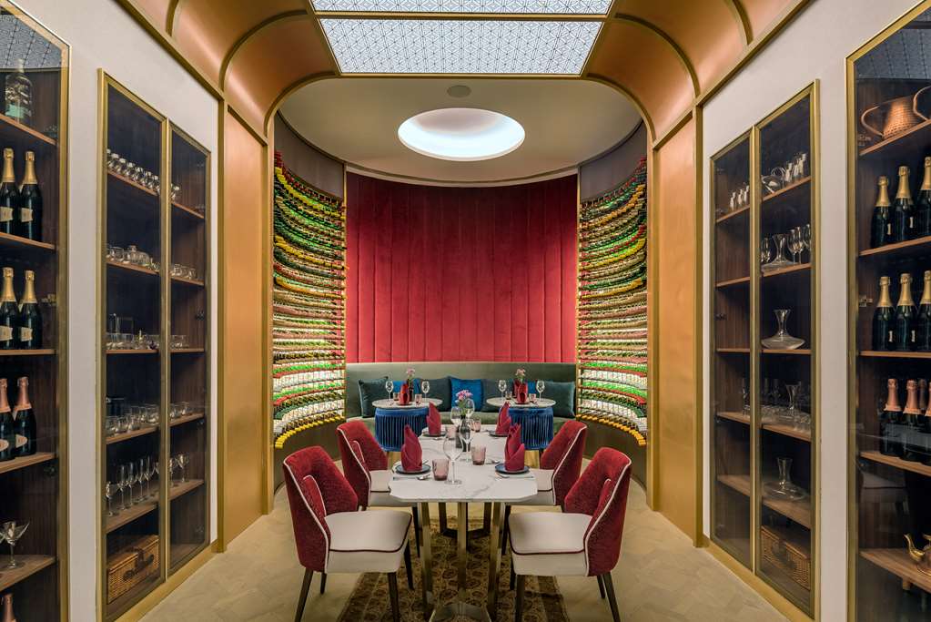 Фото Radisson Blu Hotel & SPA, Nashik