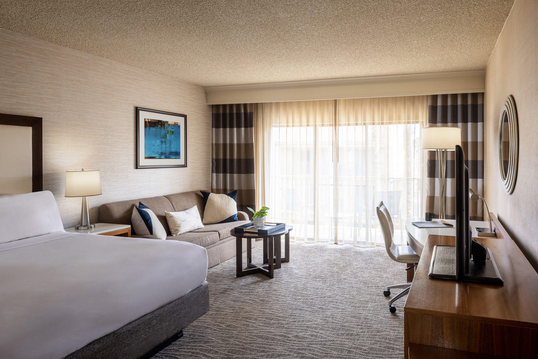 Фото Crowne Plaza Phoenix - Chandler Golf Resort, an Ihg Hotel