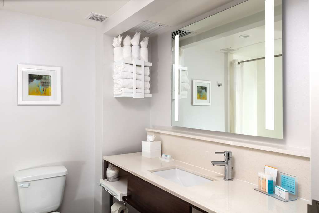 Фото Hampton Inn & Suites Arlington Crystal City Dca