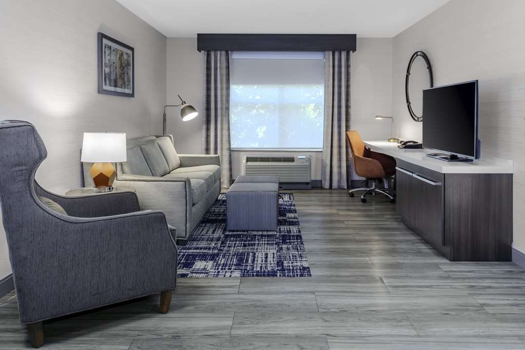Фото Hilton Garden Inn Freeport Downtown