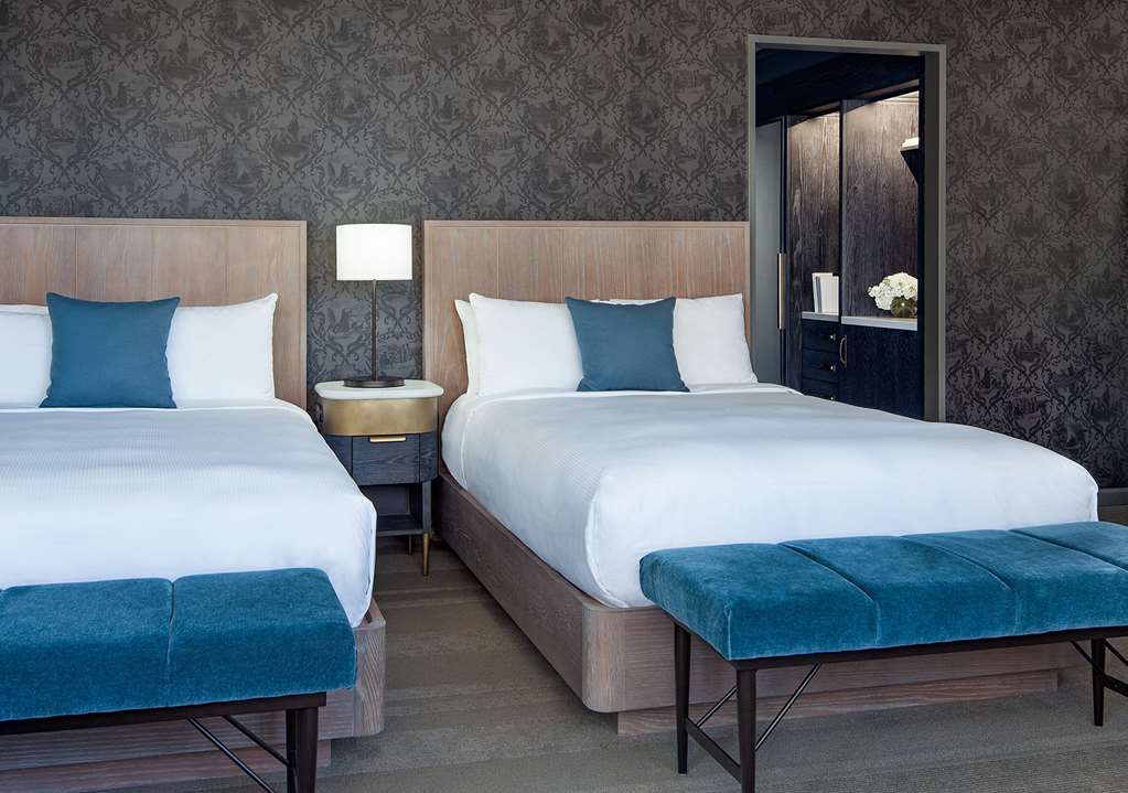 Фото The Marquette Hotel, Curio Collection by Hilton