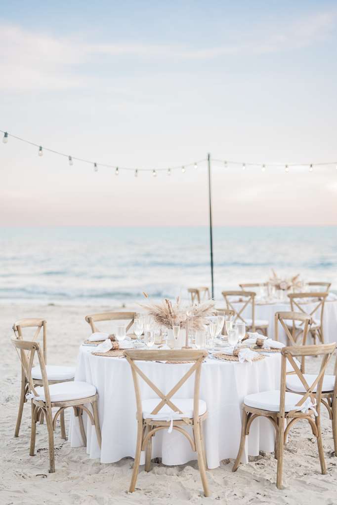 Фото The Reach Key West, Curio Collection by Hilton